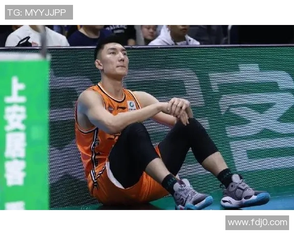 西安足球队的崛起之路:从默默无闻到赛场辉煌的奋斗历程 西安足球队的崛起之路:从默默无闻到赛场辉煌的奋斗历程